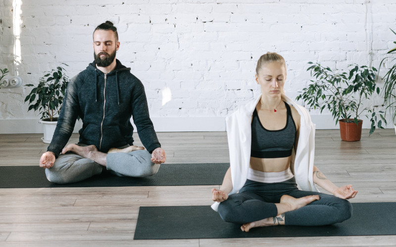 Lotus-Sitz Yoga
